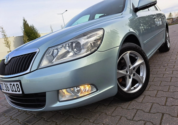 Skoda Octavia cena 24800 przebieg: 153000, rok produkcji 2009 z Pabianice małe 352